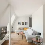Spacious Modern T2 In The 13Th District